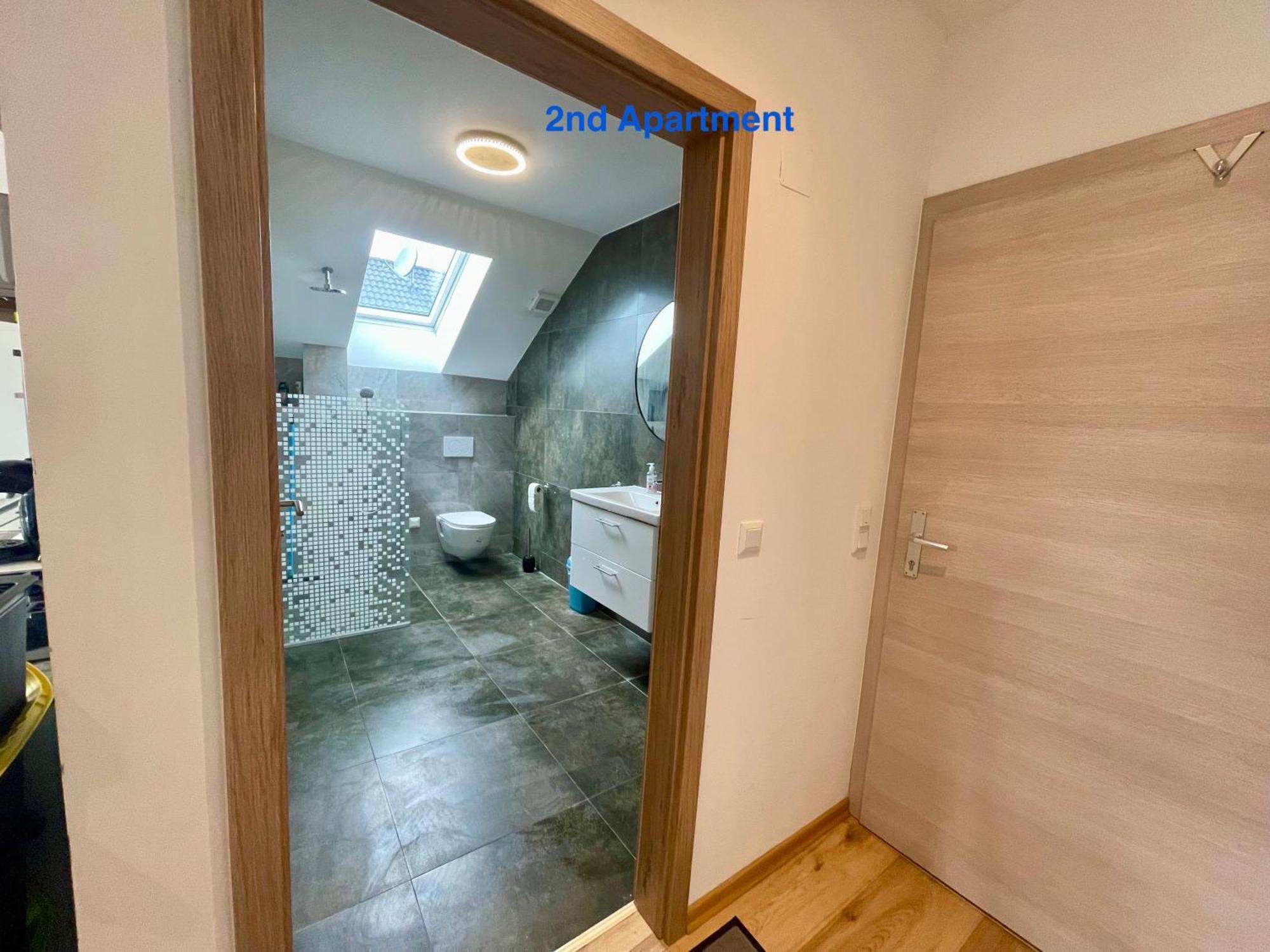 Cozy Apartment Near Vienna Airport Швехат Екстериор снимка