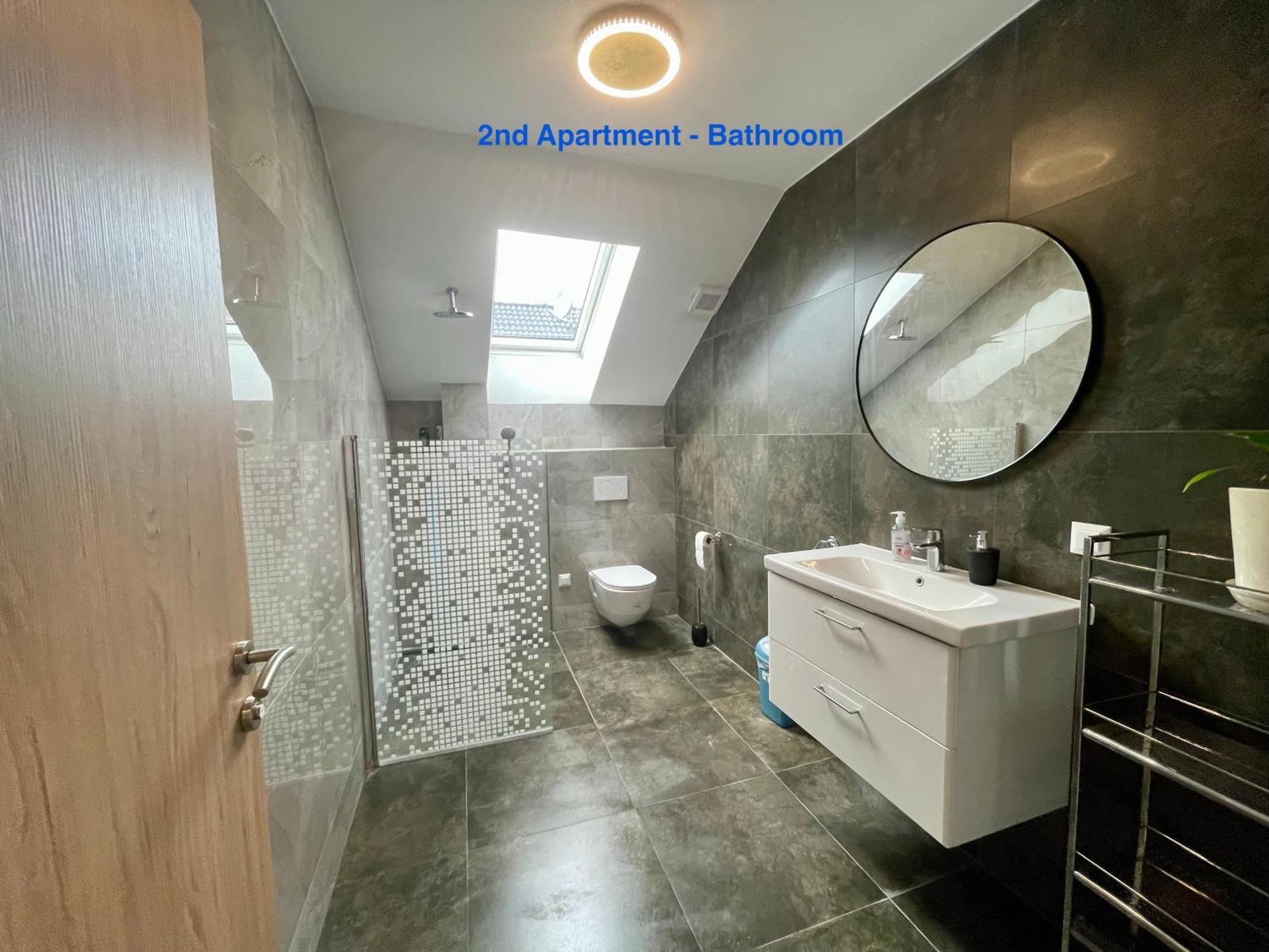 Cozy Apartment Near Vienna Airport Швехат Екстериор снимка